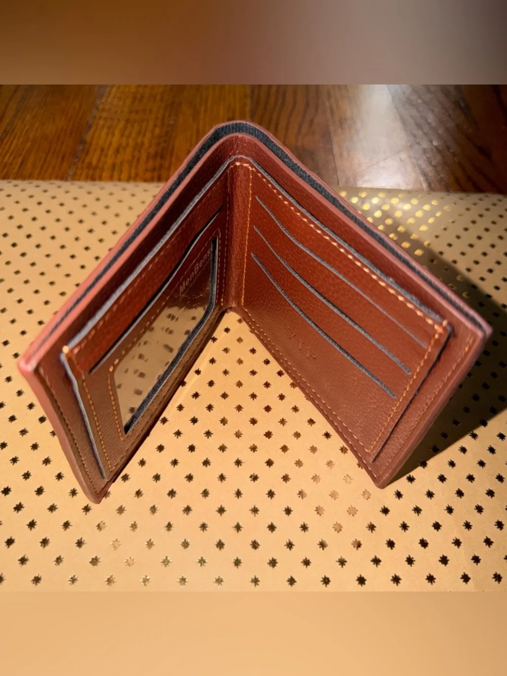 🆕 NEW Men's Brown Textured Wallet